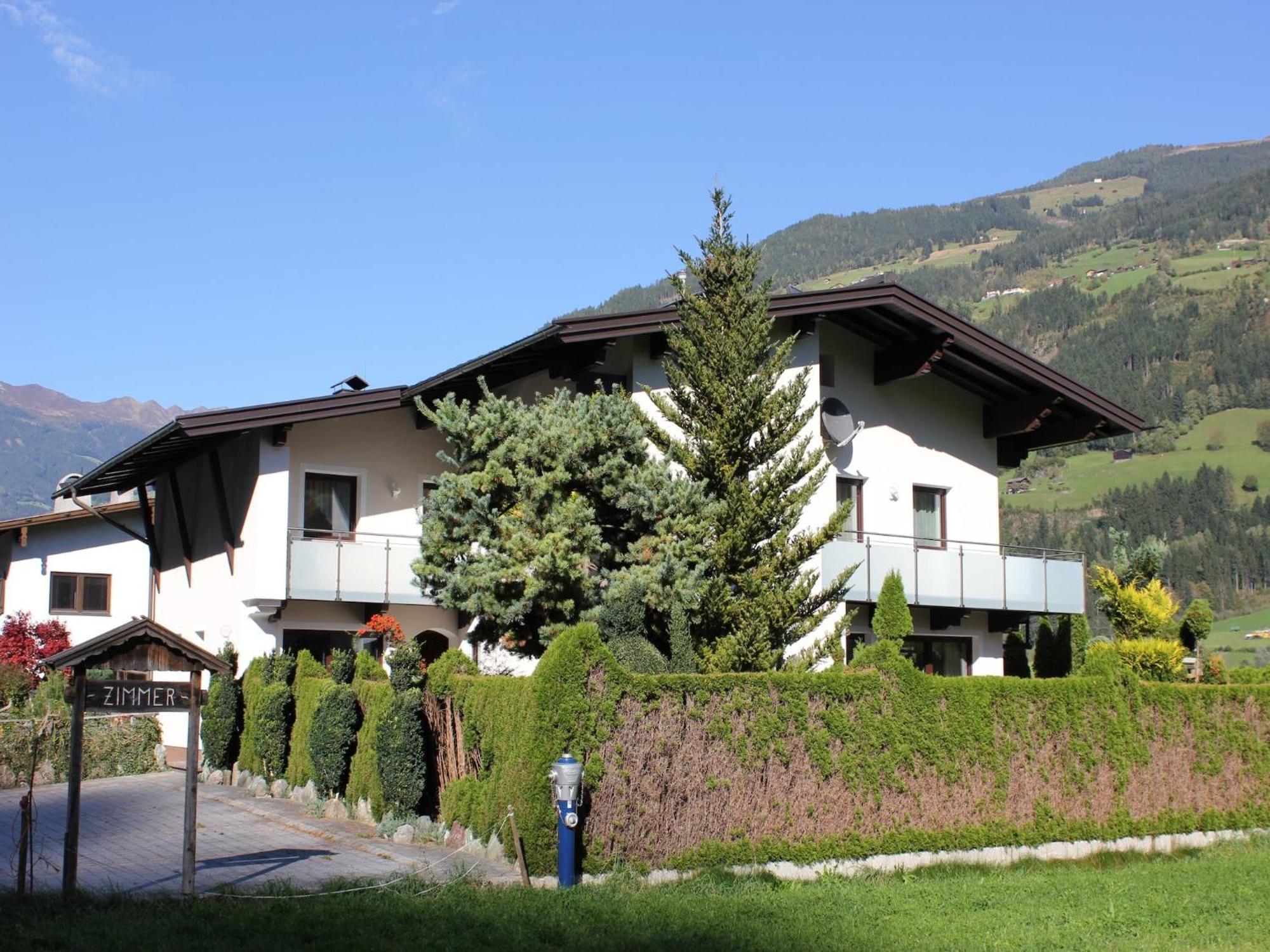 Cozy Apartment In Aschau Im Zillertal Near Ski Lift エクステリア 写真