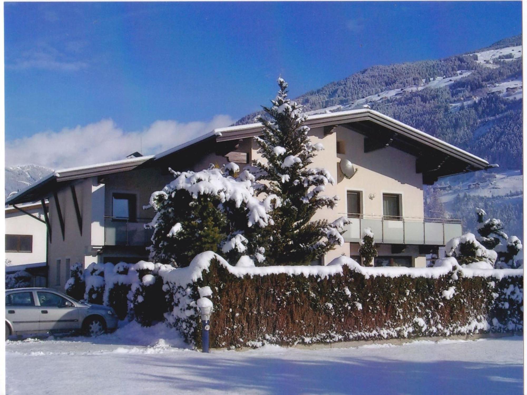 Cozy Apartment In Aschau Im Zillertal Near Ski Lift エクステリア 写真