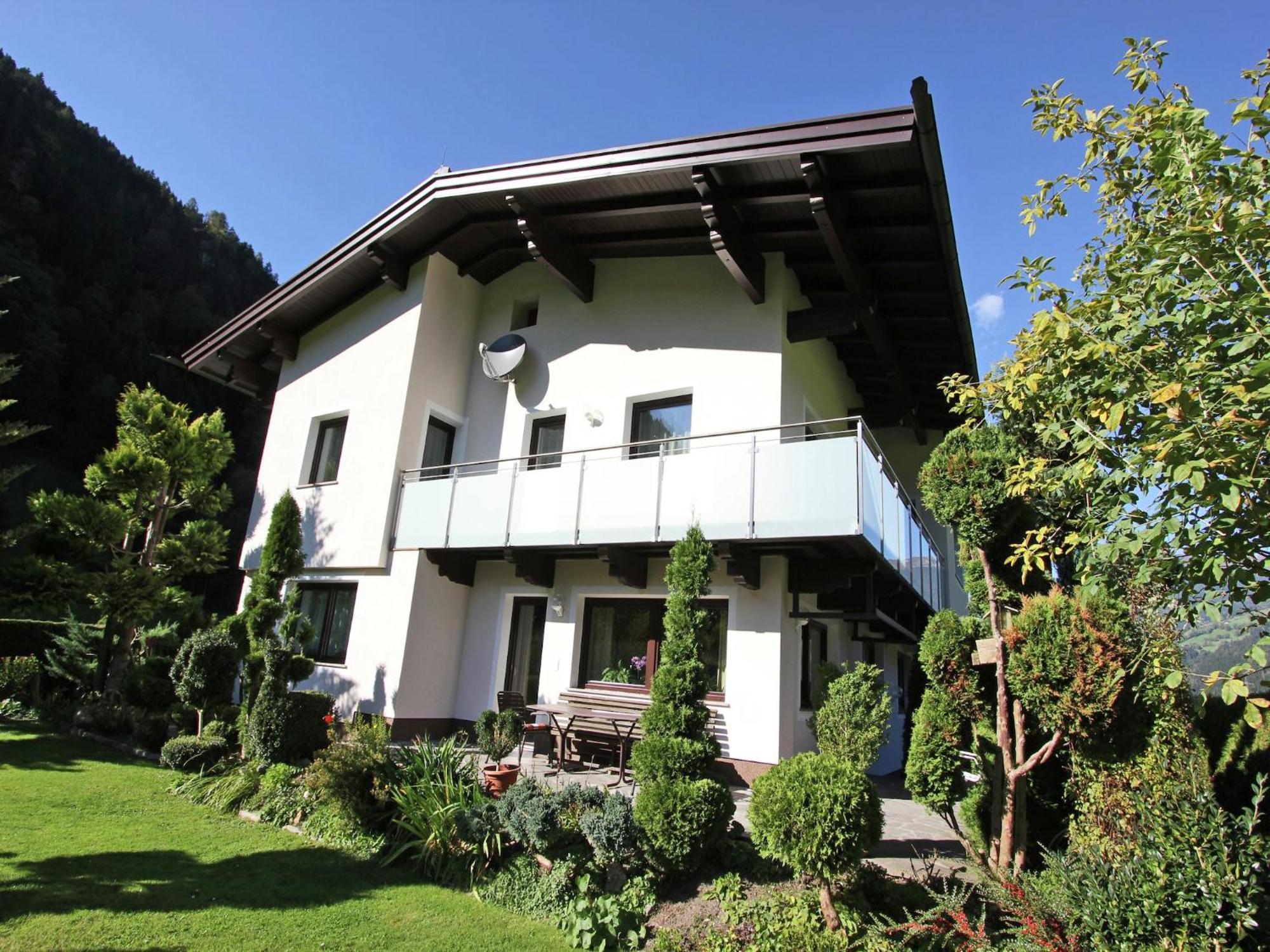 Cozy Apartment In Aschau Im Zillertal Near Ski Lift エクステリア 写真